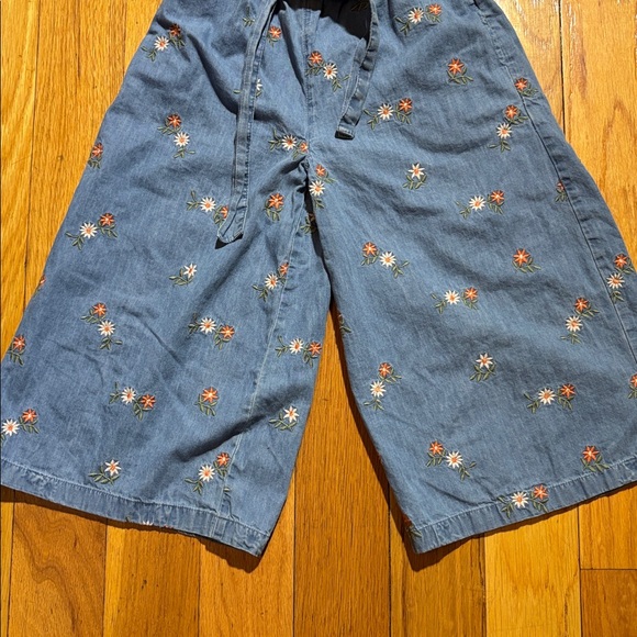 Mini Boden Floral Embroidered Blue Tie Waist Denim Culotte Pants - Picture 3 of 7